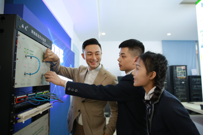 教学研发显实力——新华互联网科技五大专业特色学院之信息技术研发学院亮点解析